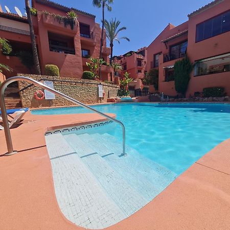 Luxury 2-Bed Apartment In Elviria W Pool Marbella Ngoại thất bức ảnh