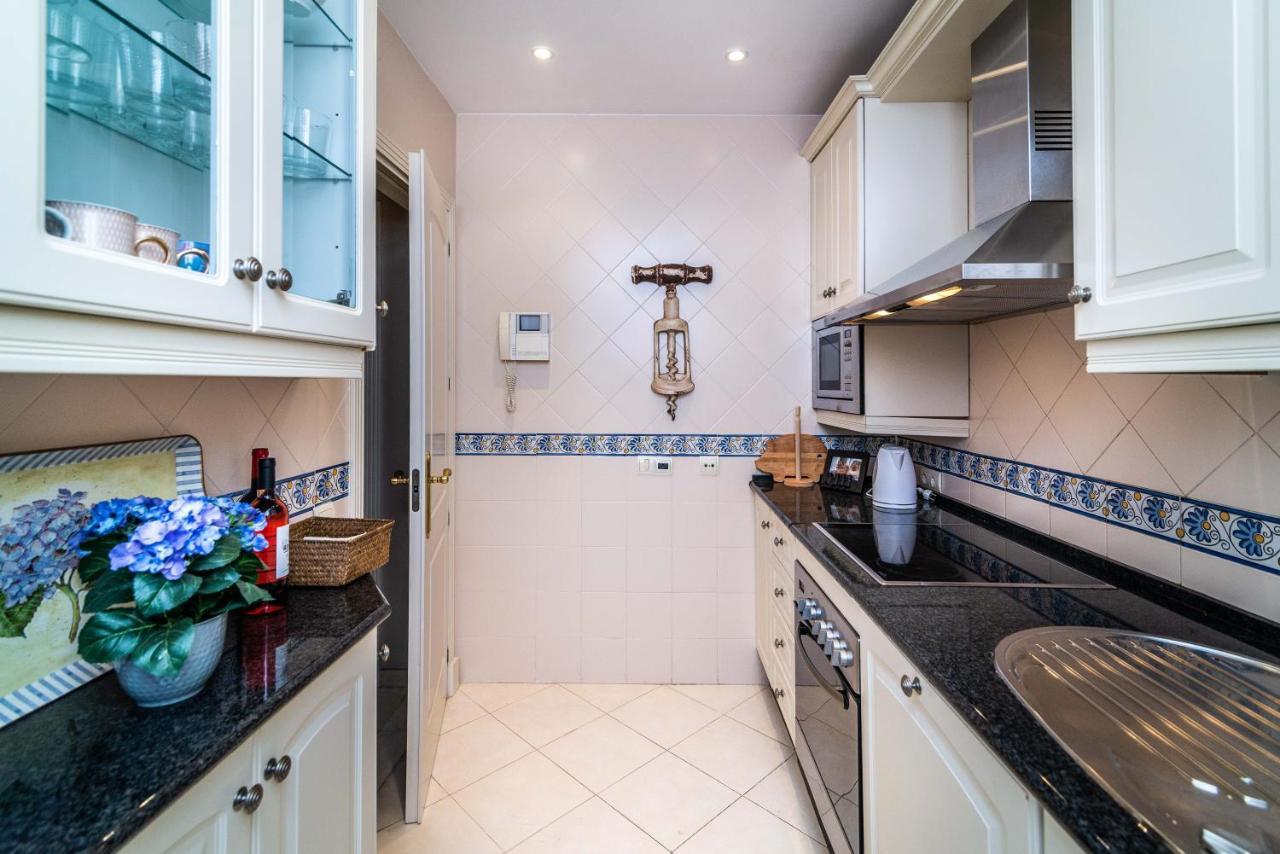 Luxury 2-Bed Apartment In Elviria W Pool Marbella Ngoại thất bức ảnh