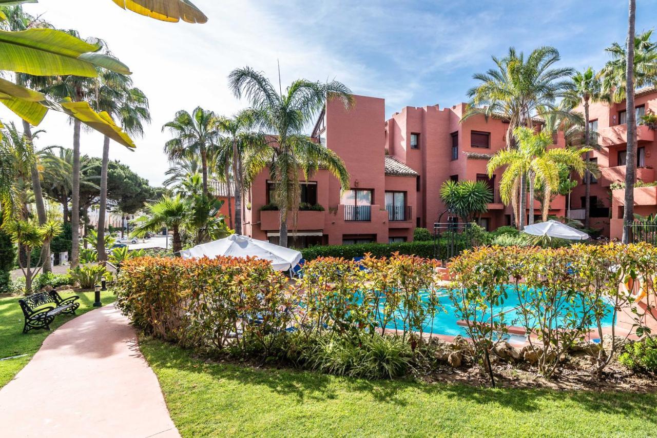 Luxury 2-Bed Apartment In Elviria W Pool Marbella Ngoại thất bức ảnh