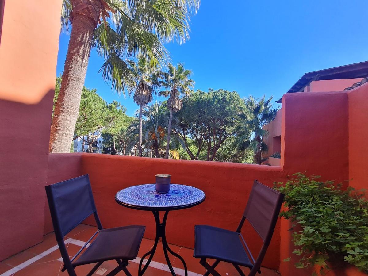 Luxury 2-Bed Apartment In Elviria W Pool Marbella Ngoại thất bức ảnh